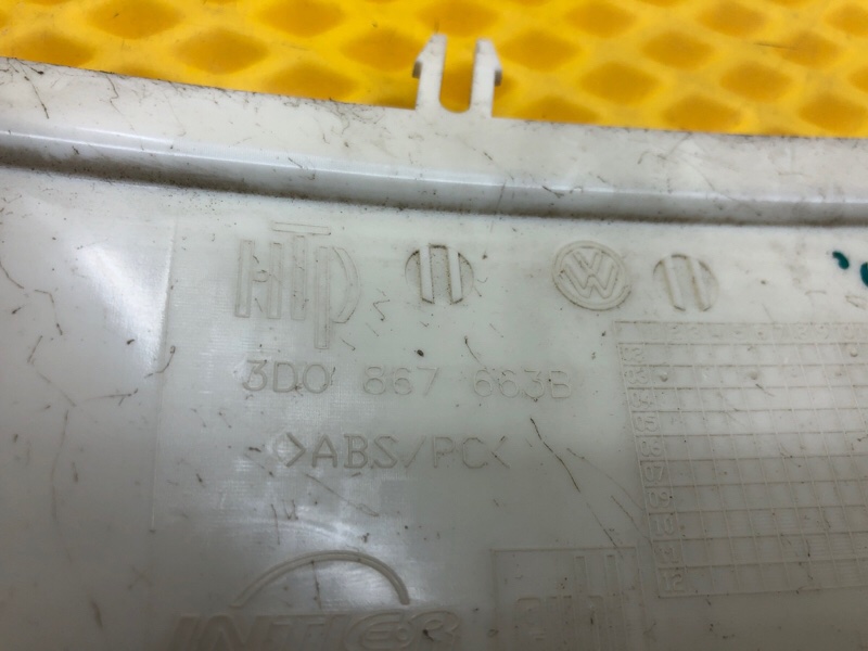 Обшивка стойки Volkswagen Phaeton 2005 3D2