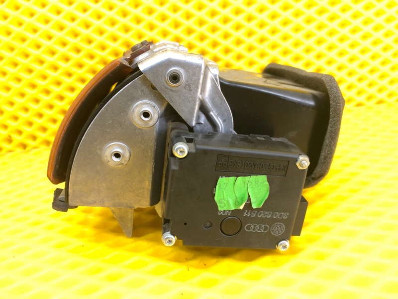 Дефлектор торпеды правый Volkswagen Phaeton 2005 3D2