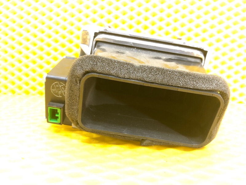 Дефлектор торпеды правый Volkswagen Phaeton 2005 3D2