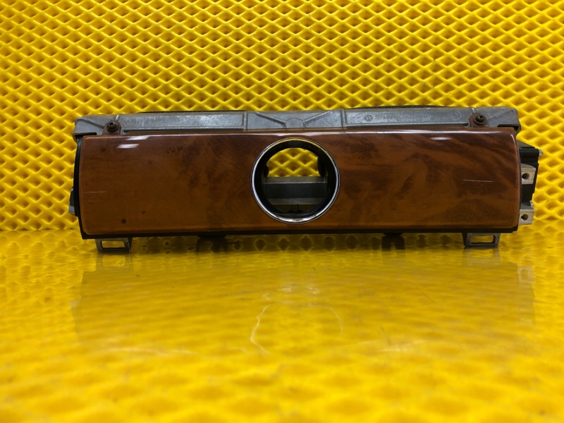 Воздуховод центральный (дефлектор) Volkswagen Phaeton 2005 3D2