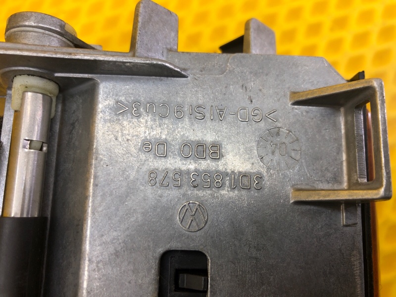 Воздуховод центральный (дефлектор) Volkswagen Phaeton 2005 3D2