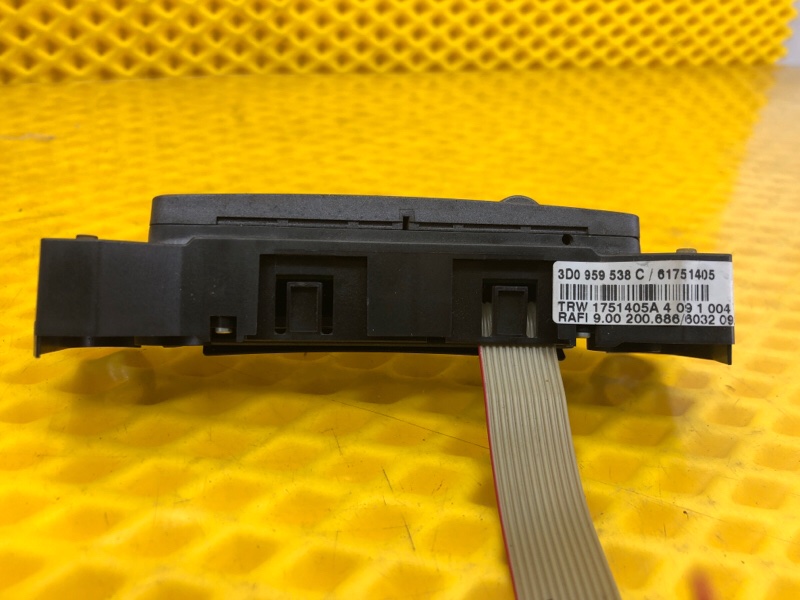 Кнопки руля справа Volkswagen Phaeton 2005 3D2