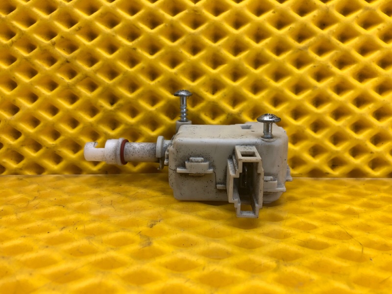 Активатор лючка бензобака Volkswagen Phaeton 2005 3D2