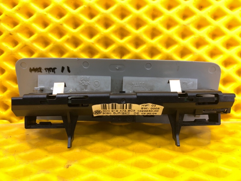 Дисплей парктроников Volkswagen Phaeton 2005 3D2