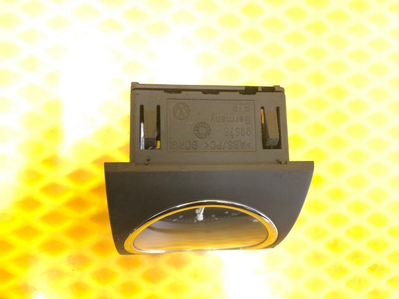 Часы Volkswagen Phaeton 2005 3D2