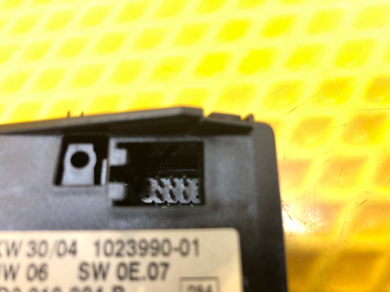 Часы Volkswagen Phaeton 2005 3D2