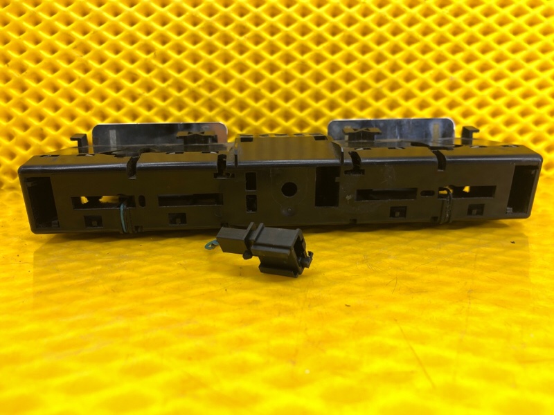 Пепельница Volkswagen Phaeton 2005 3D2