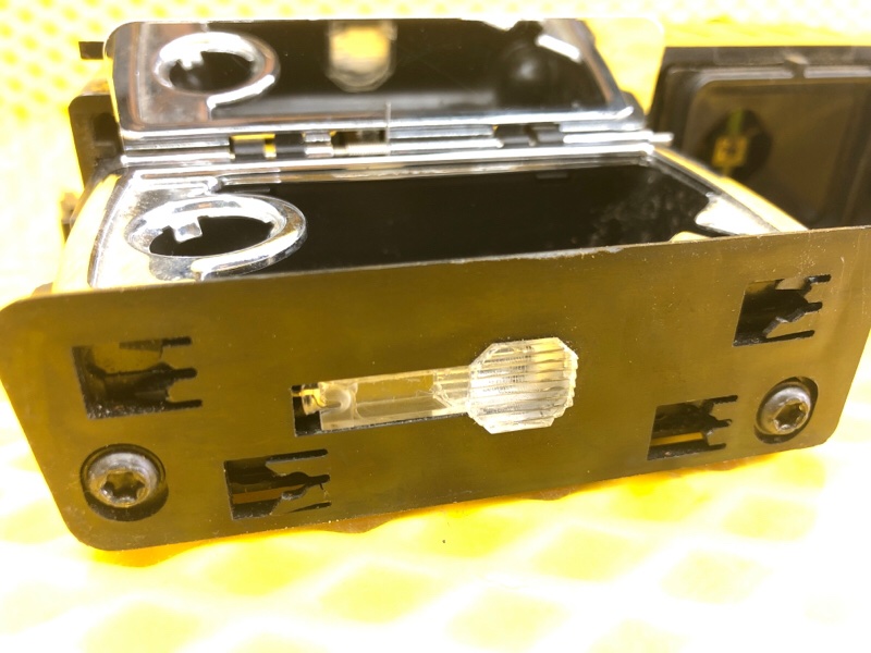 Пепельница Volkswagen Phaeton 2005 3D2