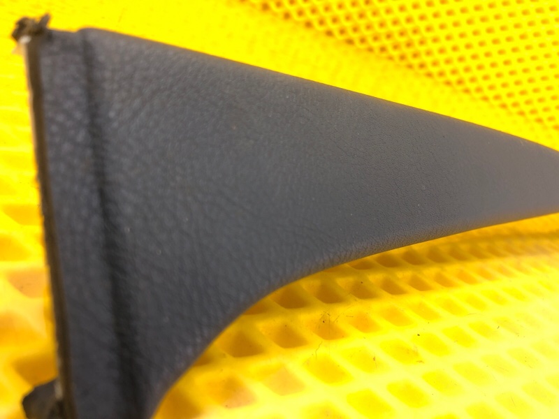 Обшивка стойки Volkswagen Phaeton 2005 3D2