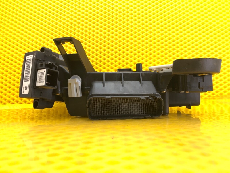 Воздуховод (дефлектор) Volkswagen Phaeton 2005 3D2