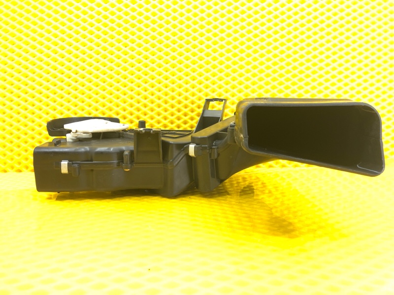 Воздуховод (дефлектор) Volkswagen Phaeton 2005 3D2