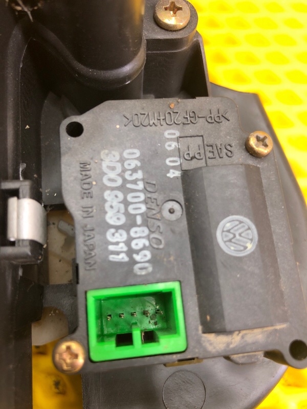 Воздуховод (дефлектор) Volkswagen Phaeton 2005 3D2