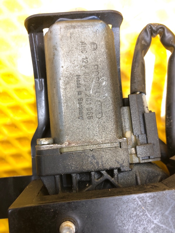 Замок крышки багажника Volkswagen Phaeton 2005 3D2