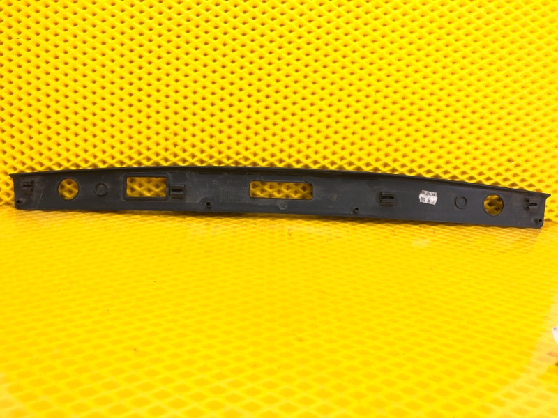 Накладка крышки багажника Volkswagen Phaeton 2005 3D2