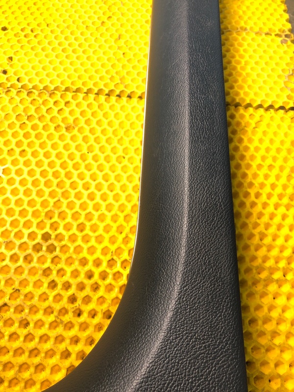 Накладка порога внутренняя правая Volkswagen Phaeton 2005 3D2