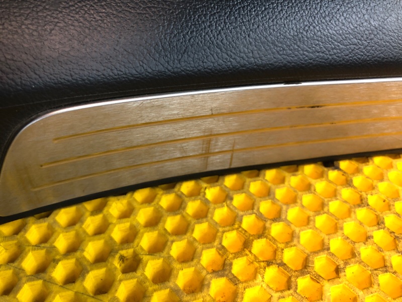 Накладка порога внутренняя правая Volkswagen Phaeton 2005 3D2