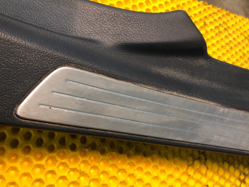 Накладка порога внутренняя правая Volkswagen Phaeton 2005 3D2