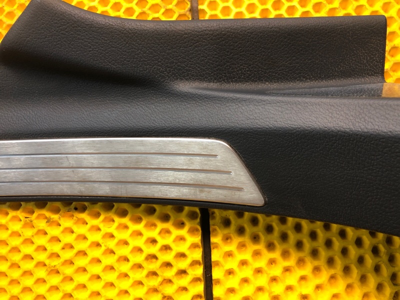 Накладка порога внутренняя левая Volkswagen Phaeton 2005 3D2