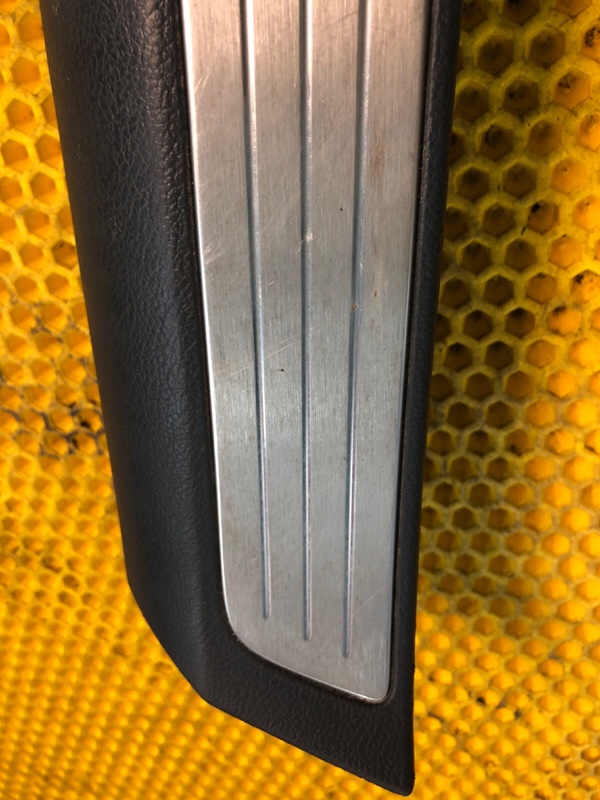 Накладка порога внутренняя левая Volkswagen Phaeton 2005 3D2