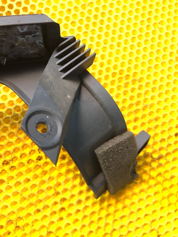 Накладка порога внутренняя левая Volkswagen Phaeton 2005 3D2