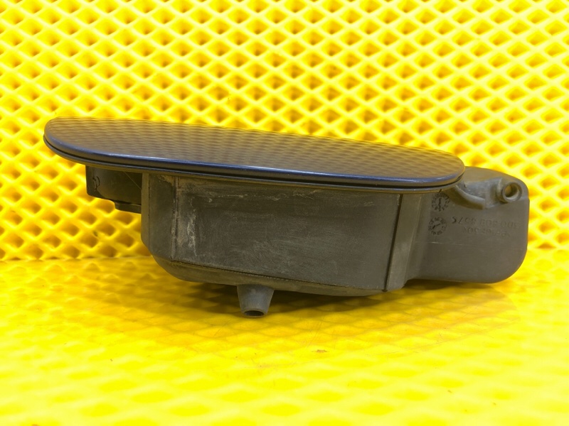 Лючок бензобака Volkswagen Phaeton 2005 3D2