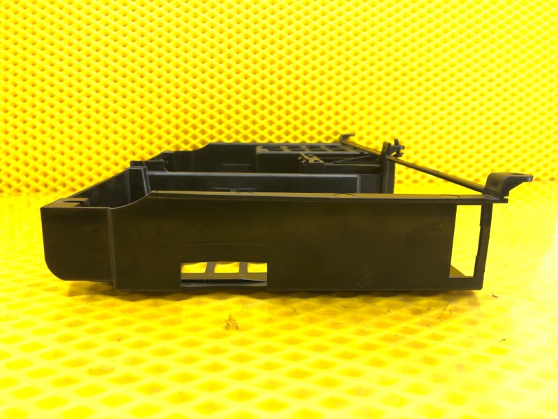 Кронштейн Volkswagen Phaeton 2005 3D2