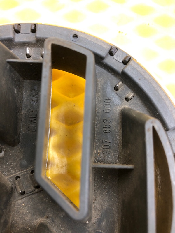 Эмблема Volkswagen Phaeton 2005 3D2