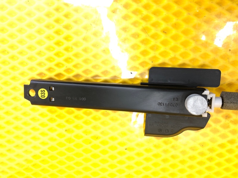 Механизм регулировки ремня безопасности Volkswagen Phaeton 2005 3D2