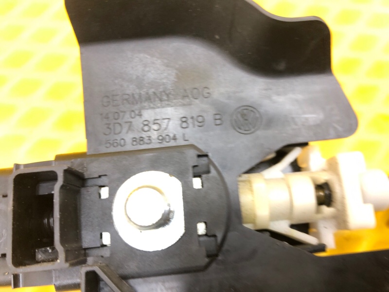 Механизм регулировки ремня безопасности Volkswagen Phaeton 2005 3D2