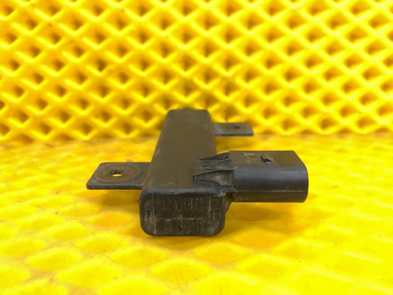 Антенна Volkswagen Phaeton 2005 3D2