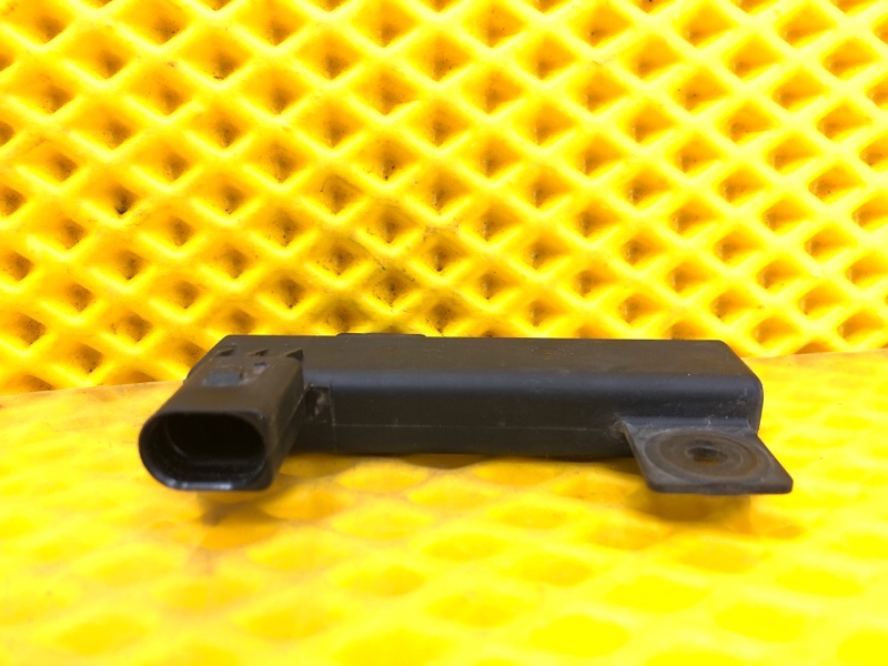 Антенна Volkswagen Phaeton 2005 3D2