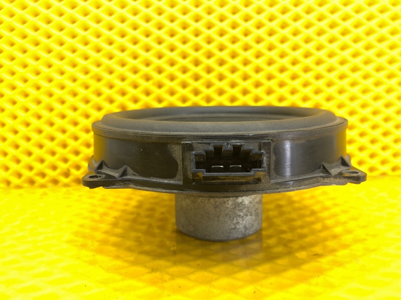 Динамик Volkswagen Phaeton 2005 3D2