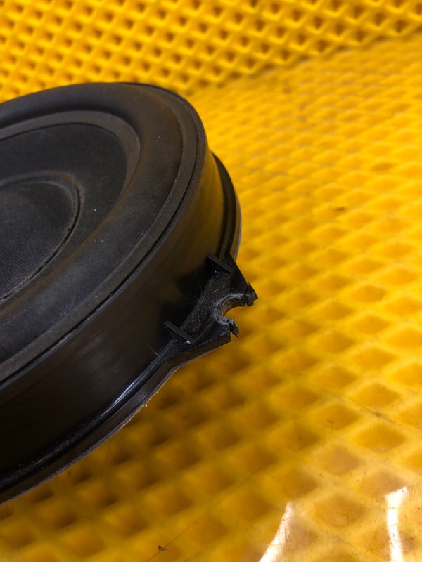 Динамик Volkswagen Phaeton 2005 3D2