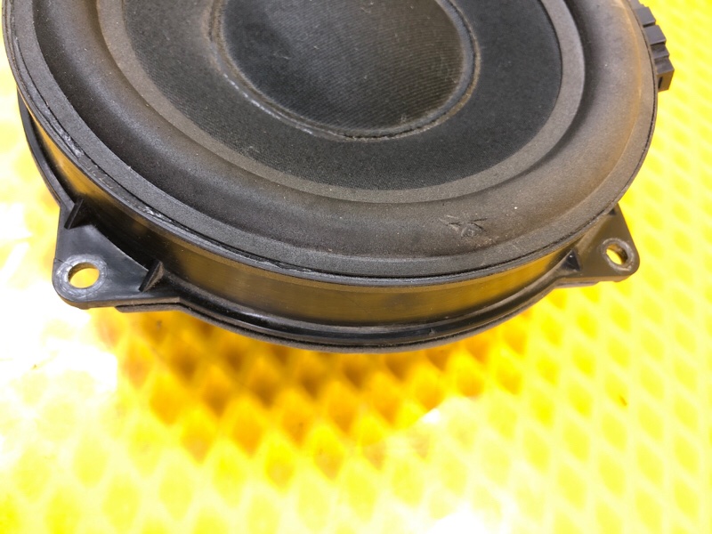 Динамик Volkswagen Phaeton 2005 3D2