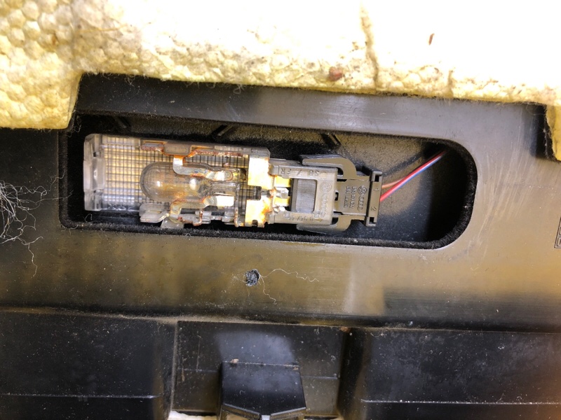 Бардачок Volkswagen Phaeton 2005 3D2