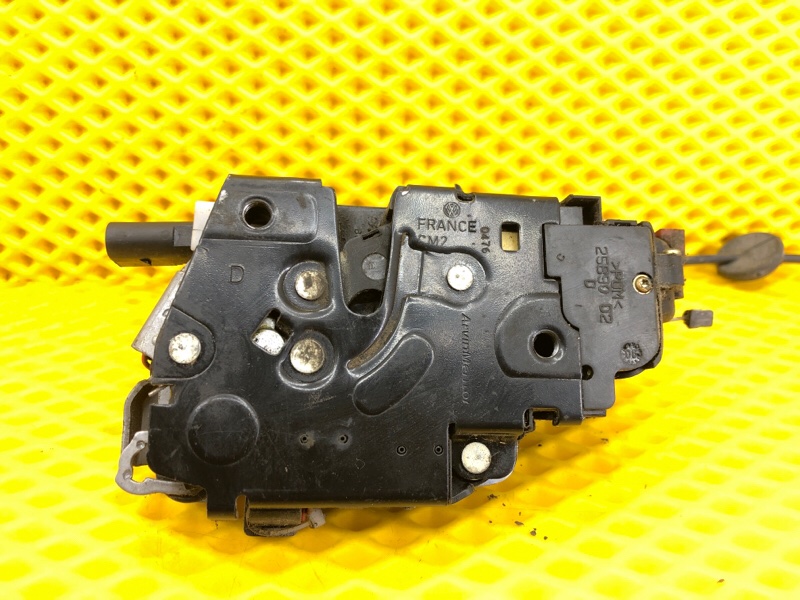 Замок двери Volkswagen Phaeton 2005 3D2