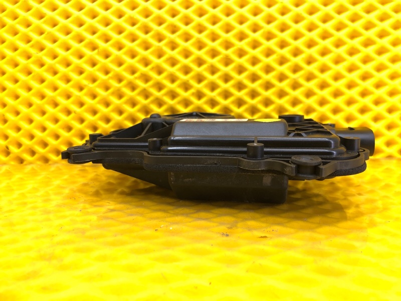 Активатор замка двери Volkswagen Phaeton 2005 3D2