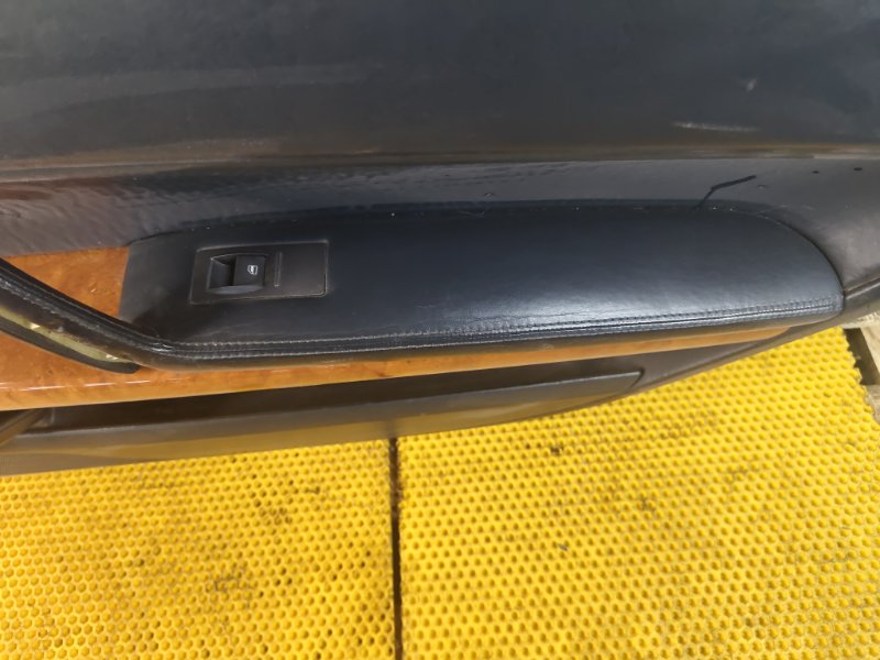 Обшивка двери (карта) Volkswagen Phaeton 2005 3D2