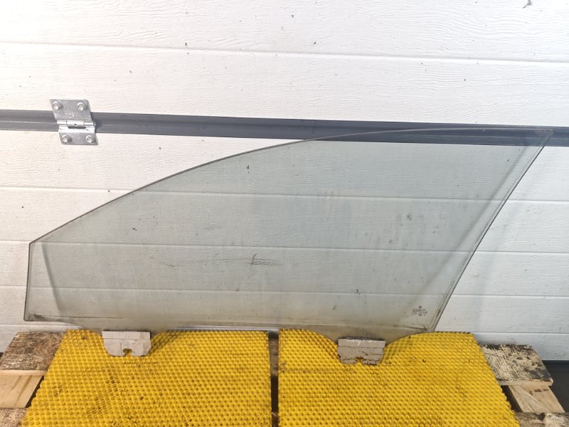 Стекло двери Volkswagen Phaeton 2005 3D2