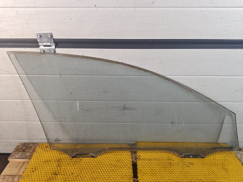 Стекло двери Volkswagen Phaeton 2005 3D2