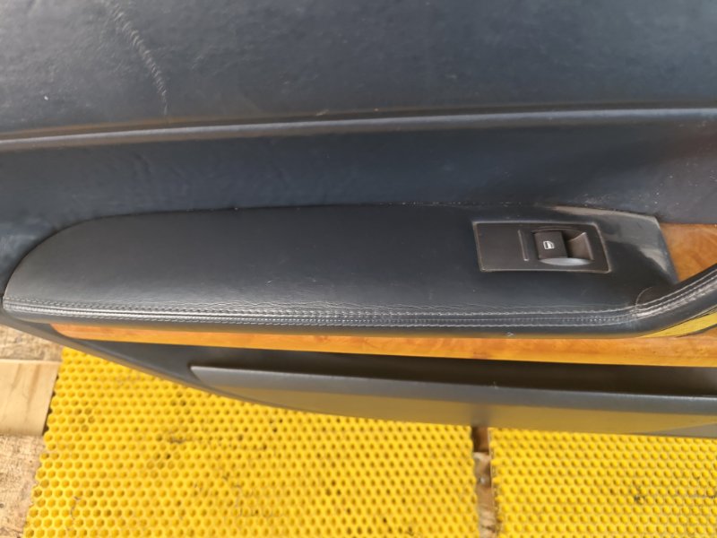 Обшивка двери (карта) Volkswagen Phaeton 2005 3D2