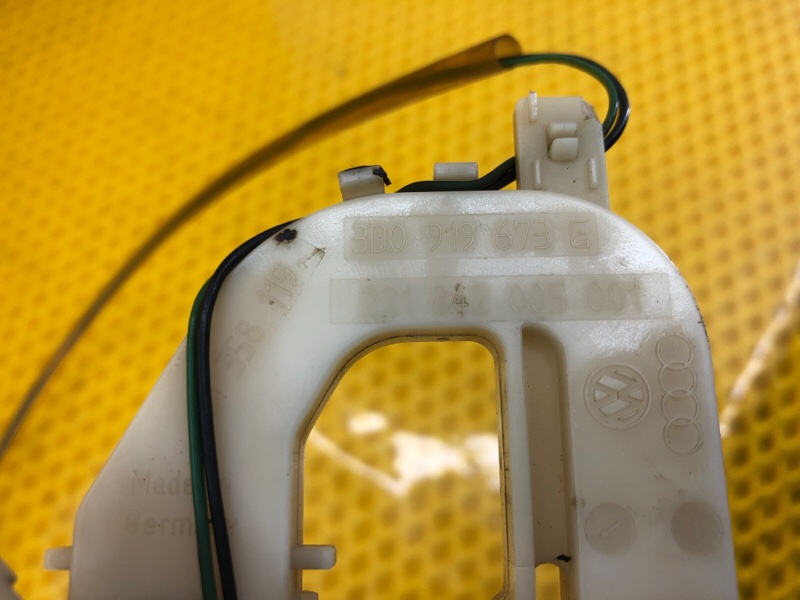 Датчик уровня топлива правый Volkswagen Phaeton 2005 3D2