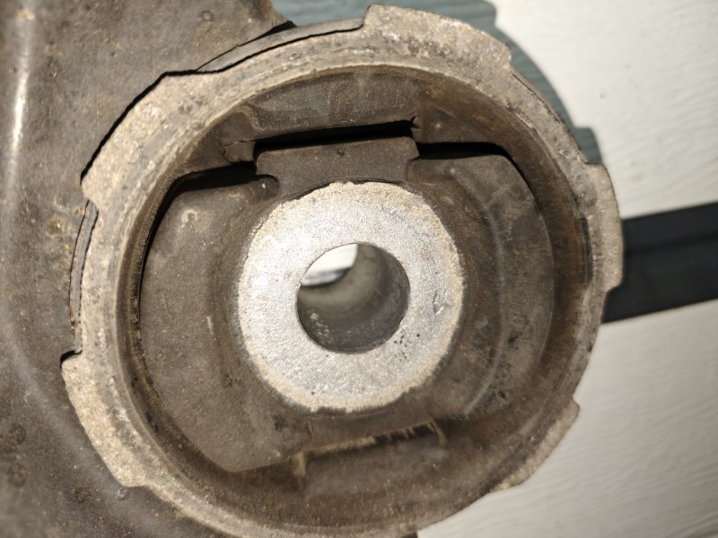 Подрамник двигателя Audi Q7 2014 4L