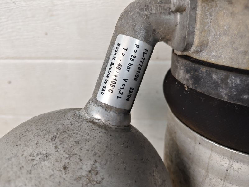 Пневмостойка , амортизатор Volkswagen Phaeton 2005 3D2