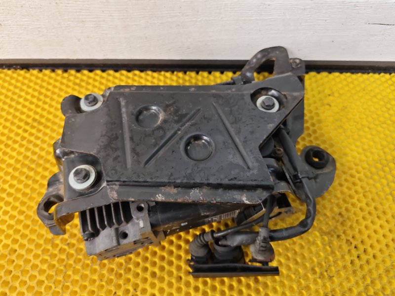 Компрессор пневмоподвески Volkswagen Phaeton 2005 3D2