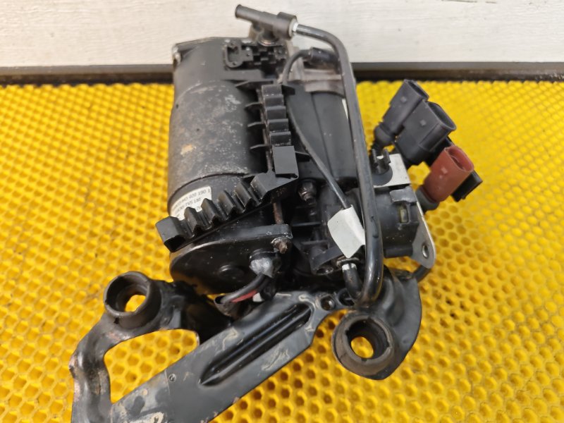 Компрессор пневмоподвески Volkswagen Phaeton 2005 3D2