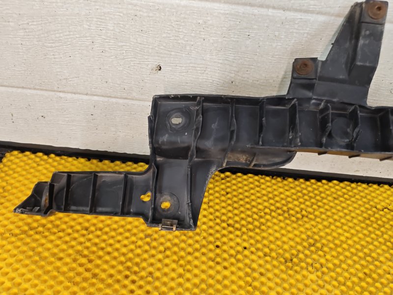 Кронштейн заднего бампера Volkswagen Phaeton 2005 3D2