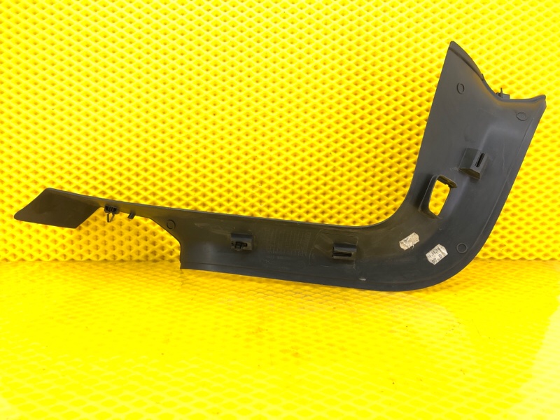 Обшивка багажника правая Volkswagen Phaeton 2005 3D2