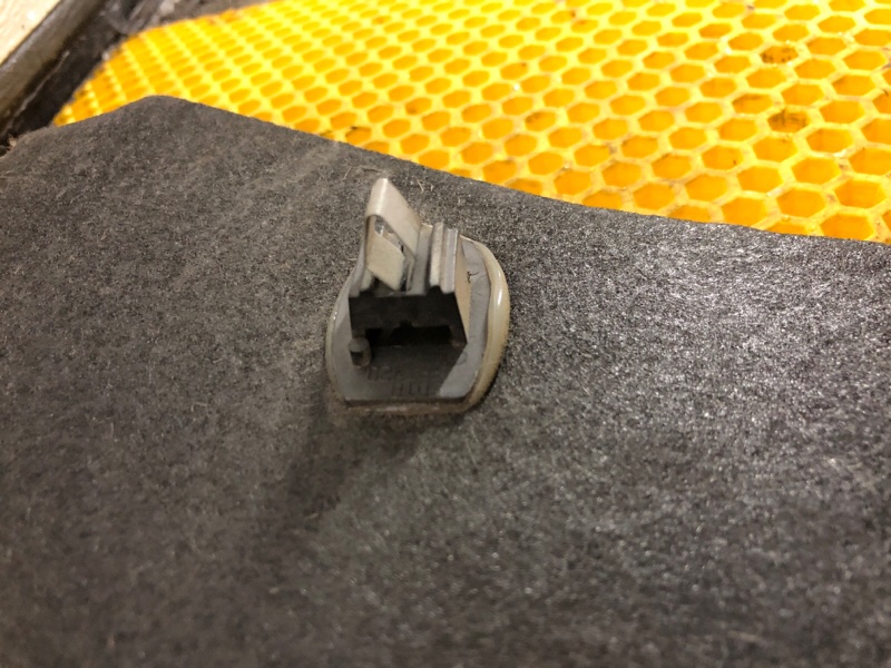 Обшивка багажника левая Volkswagen Phaeton 2005 3D2