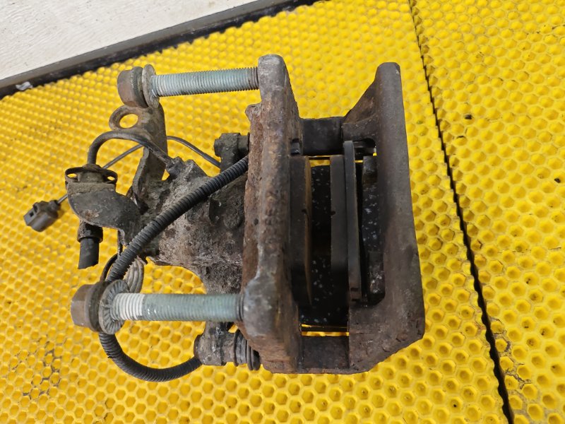 Суппорт задний левый Volkswagen Phaeton 2005 3D2